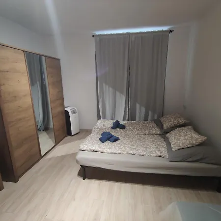 Apartament White Rose Studio Basement *