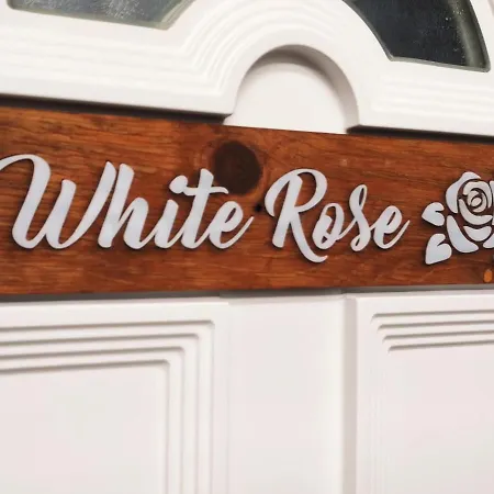 Appartamento White Rose Studio Basement *